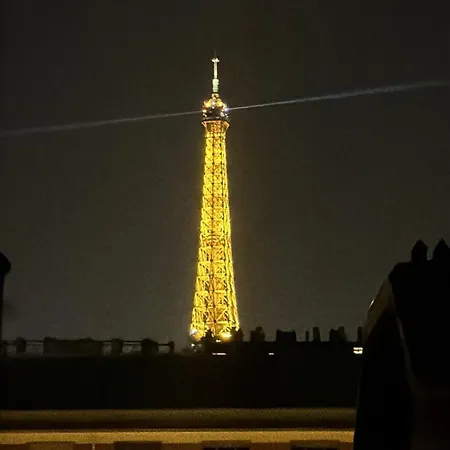 Proche De La Tour Eiffel 4*
