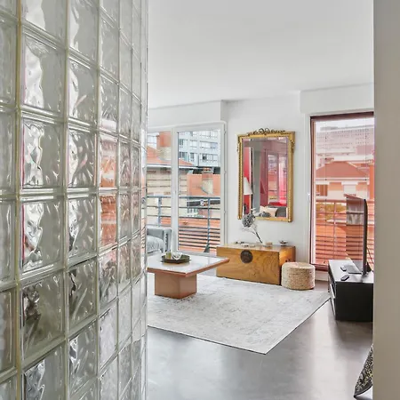 Proche De La Tour Eiffel Apart Otel 4*