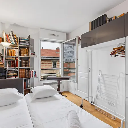 Proche De La Tour Eiffel Paris