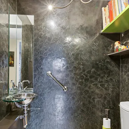 Proche De La Tour Eiffel