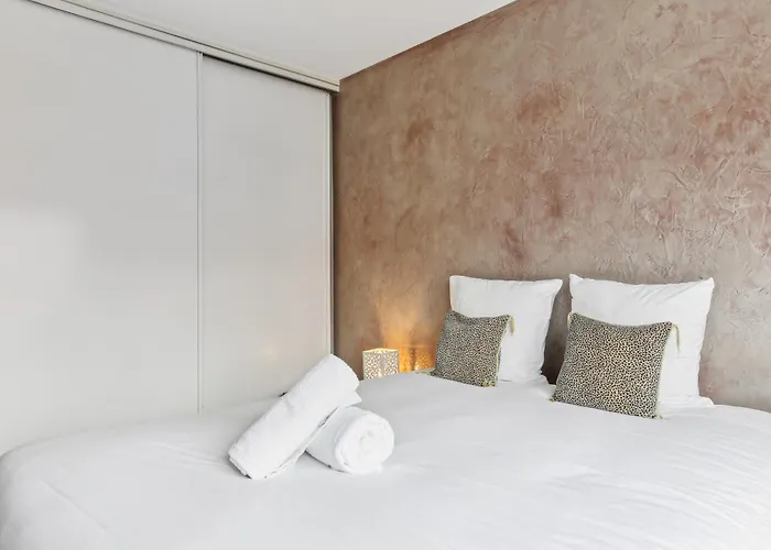 Proche De La Tour Eiffel