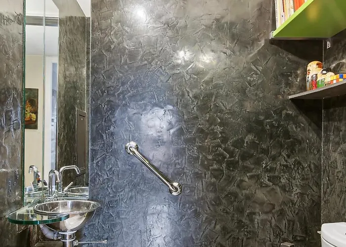 Proche De La Tour Eiffel