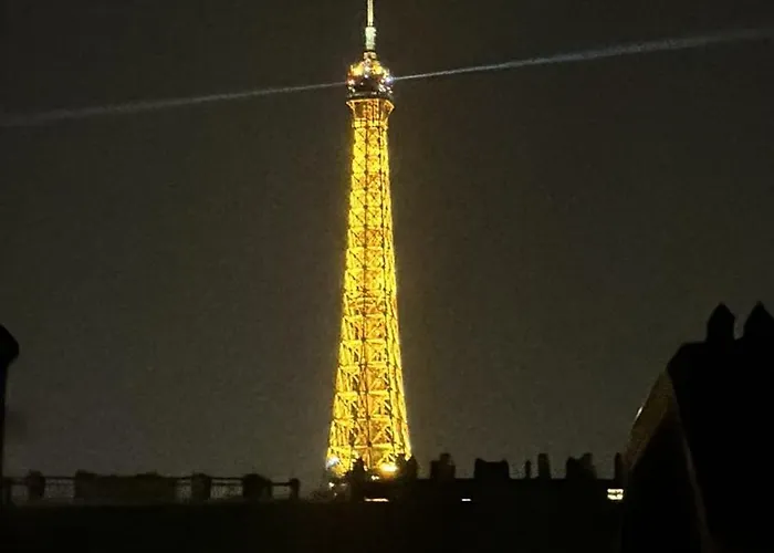 Proche De La Tour Eiffel 4*